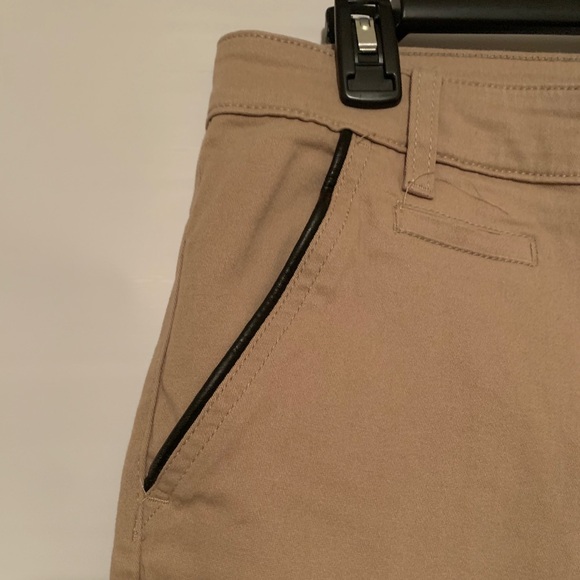 Khaki colored denim jeans - Picture 2 of 3